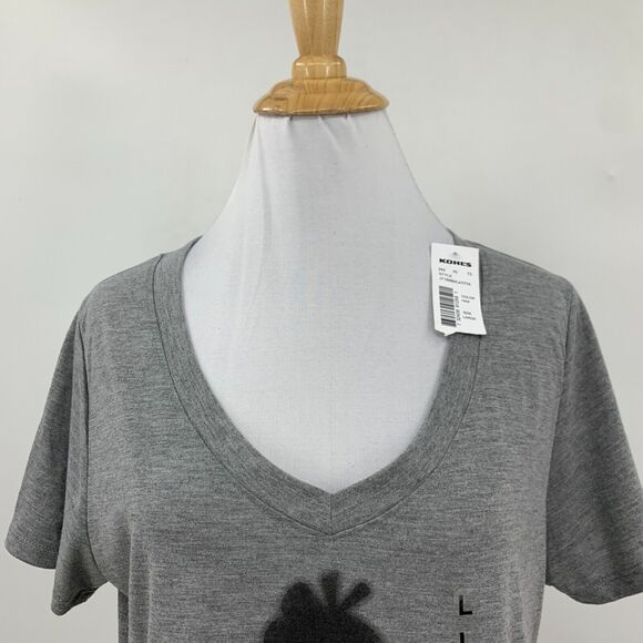 Disney Alice in Wonderland Shirt Women L Large V Neck Lost In My Own World Tee - Picture 4 of 11